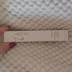 Jane Iredale powdered eyeliner/highlighter